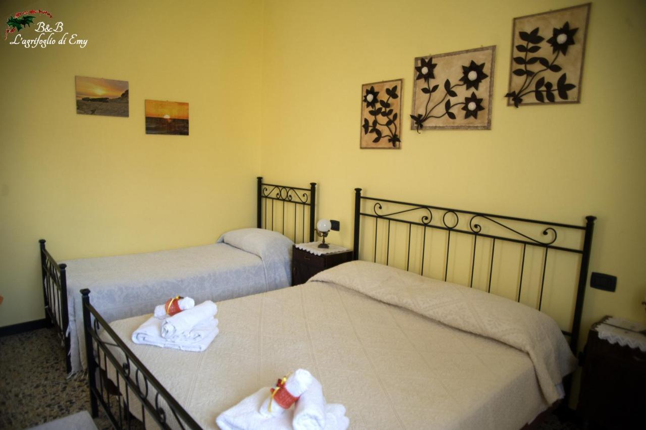 Bed and Breakfast L'Agrifoglio Di Emy Guspini Exterior foto