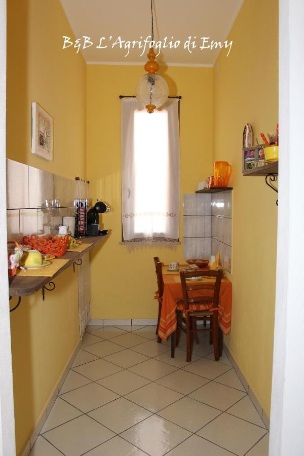 Bed and Breakfast L'Agrifoglio Di Emy Guspini Exterior foto