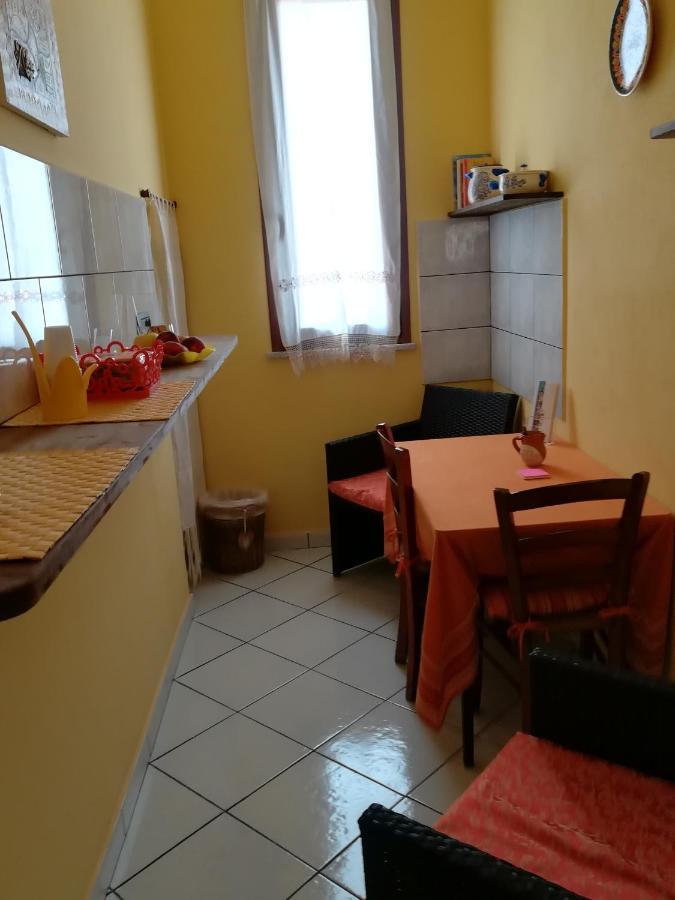 Bed and Breakfast L'Agrifoglio Di Emy Guspini Exterior foto